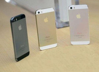 苹果手机颜色(苹果手机颜色变成黑白色怎么调回来)