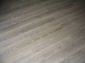 强化复合地板和实木复合地板(强化复合地板和实木复合地板哪个环保)